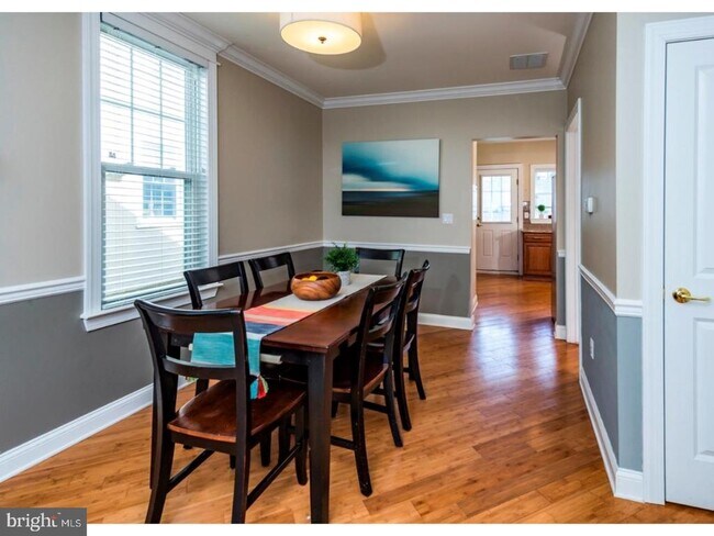 Building Photo - 116 Leigh Ave