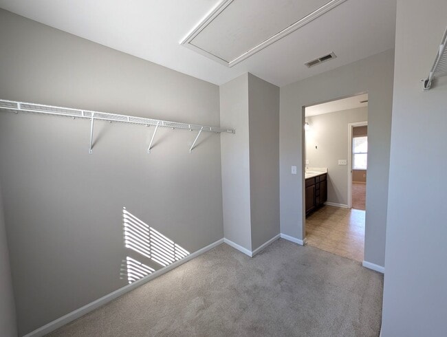 Building Photo - Pristine Home located in the Villages of Back Creek!