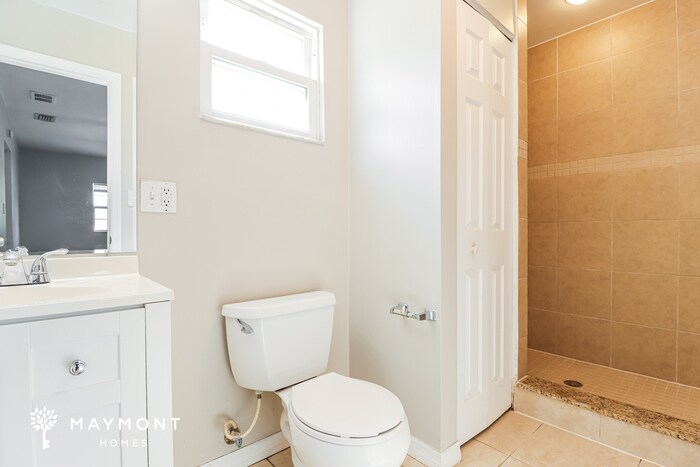 Building Photo - 3290 Hillsdale Ave