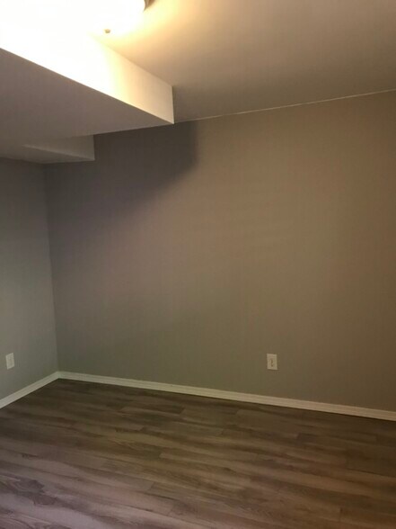 Building Photo - 706 N 188th St