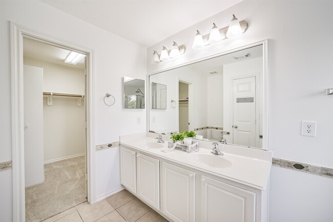 Building Photo - 11823 Keystone Spring Way