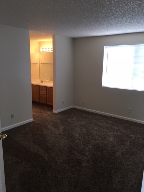 Building Photo - 6900 Calusa Ct