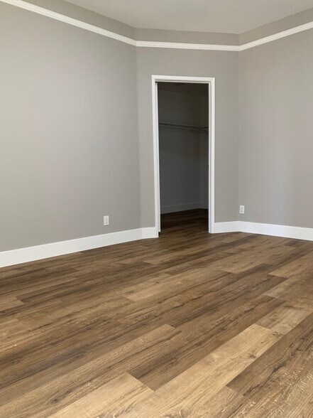 Building Photo - 4236 Cleveland Ave