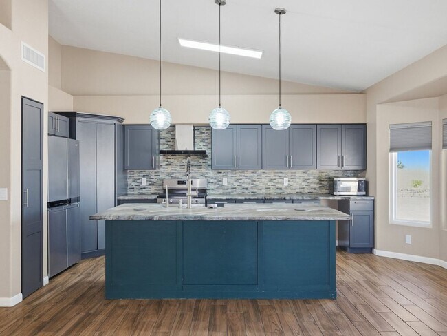 Building Photo - 8647 E Bullrider Pl