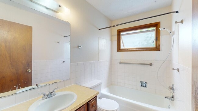 Building Photo - 2 bedroom duplex in North Ames