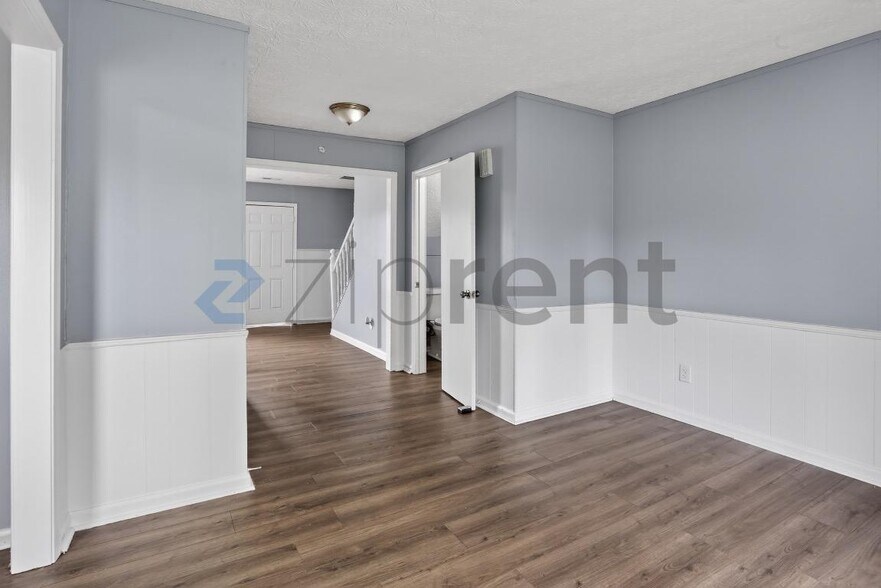 Building Photo - Unit 131