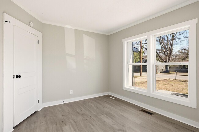 Building Photo - 5225 Central Ave