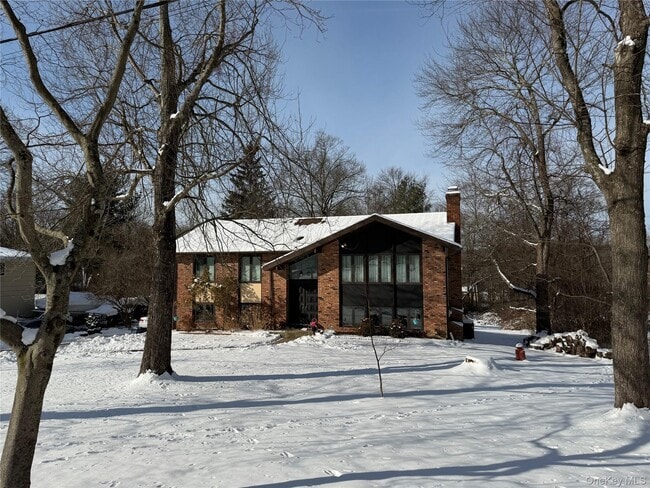 Building Photo - 125 Longdale Rd