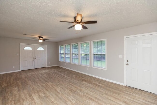 Building Photo - 311 Pinemont Dr