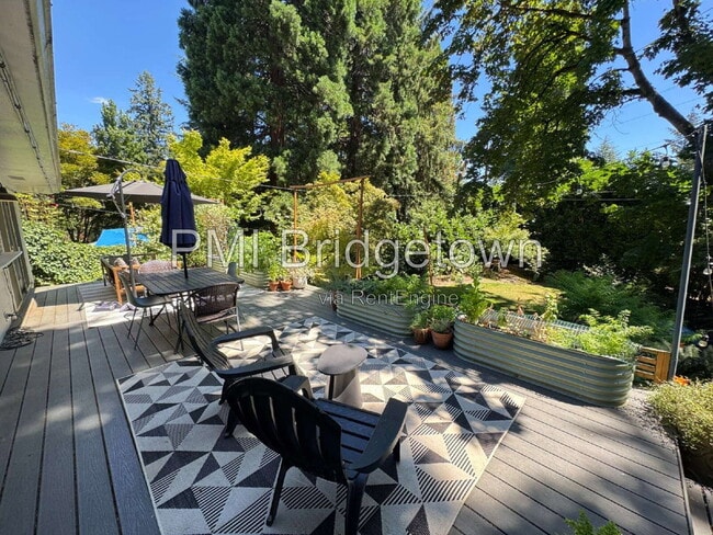Building Photo - 9500 SW Ardenwood St