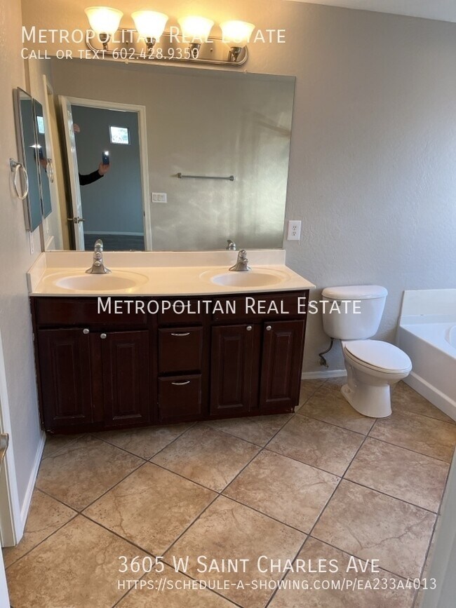 Building Photo - 3605 W St Charles Ave