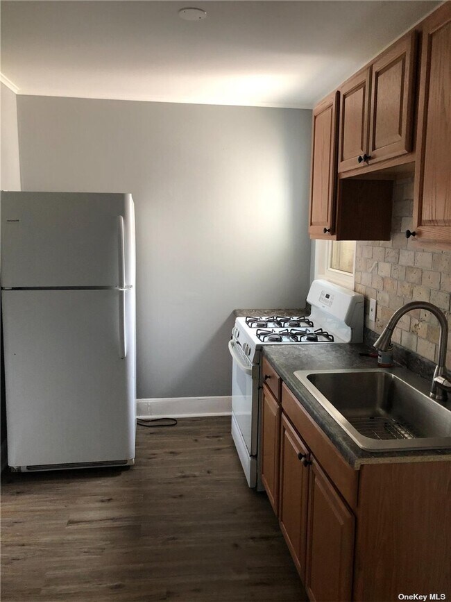 Building Photo - 93-14 101st Ave