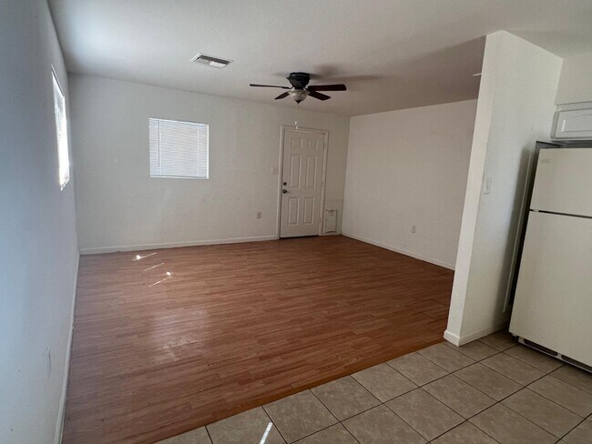 Building Photo - 116 E Beech Ave