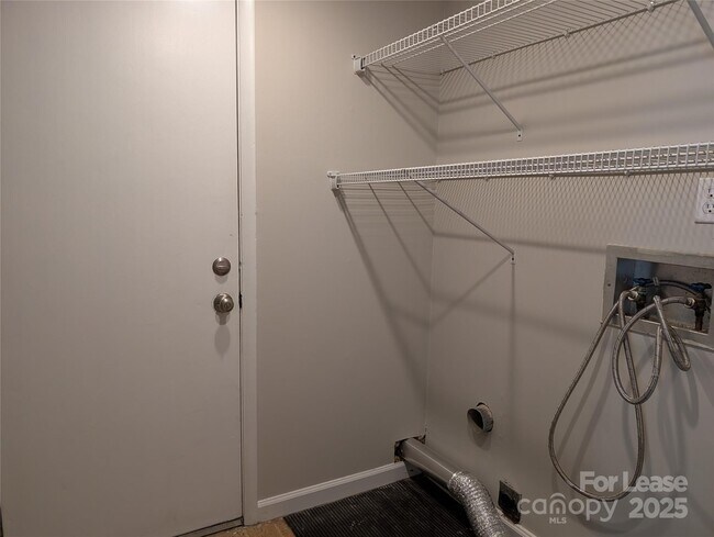 Building Photo - 5823 Rimerton Dr