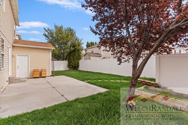 Building Photo - Your Clinton Haven – Modern, Spacious, and...