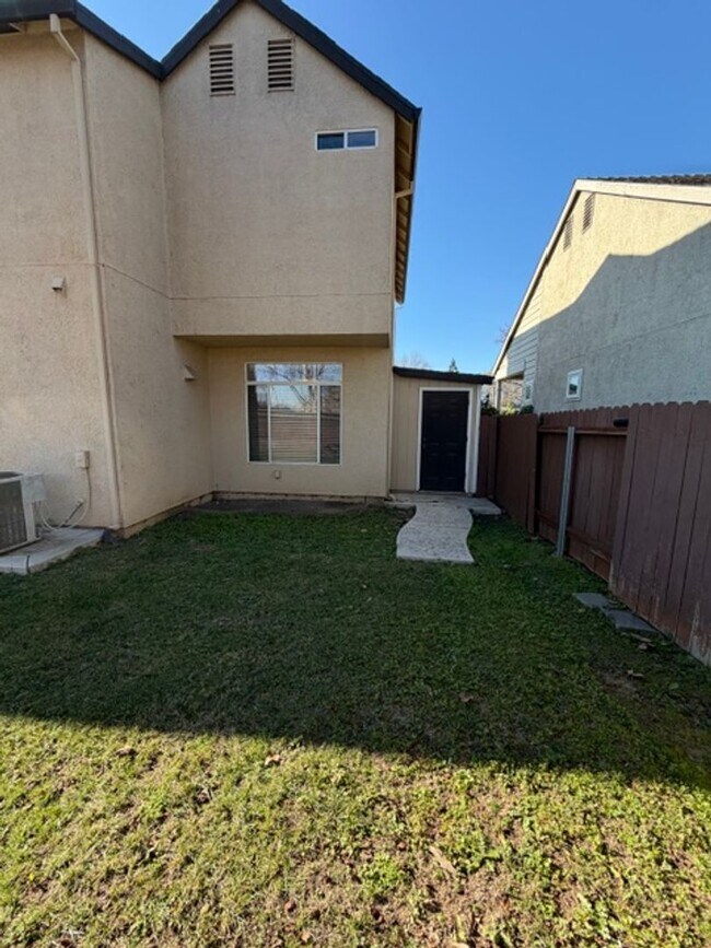 Building Photo - Convenient 3 Bed Home in Sycamore Ranch, Woodland, Near Bel Air Market & Pioneer High