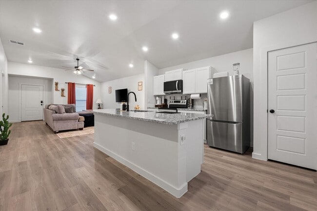 Building Photo - Everything you need is at 2133!!