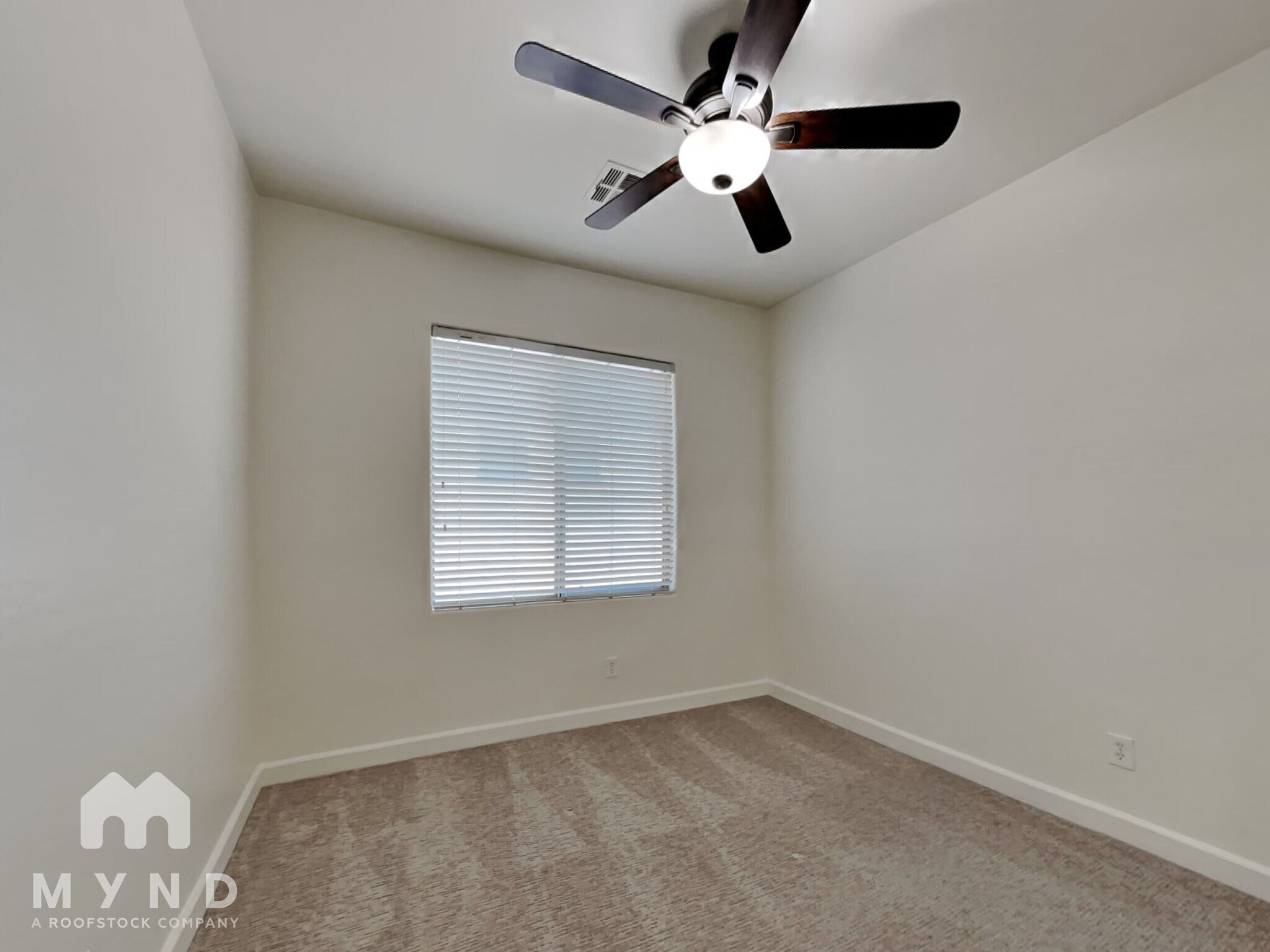 Building Photo - 14535 W Port Royale Ln