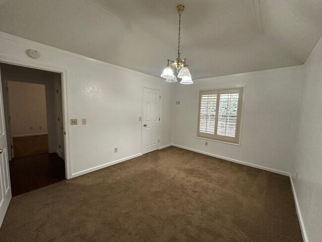 Building Photo - Entertainer delight rental home located in ''The Lakes'' subdivision coming soon!