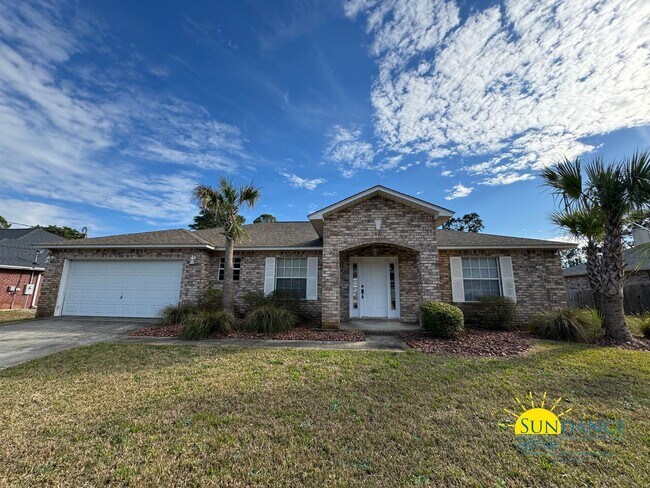 Building Photo - Wonderful Holley by the Sea Home!
