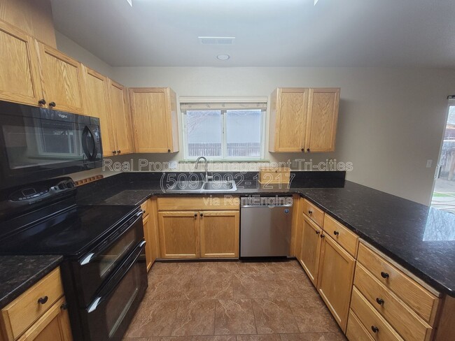 Building Photo - 5010 E Killdeer Ct