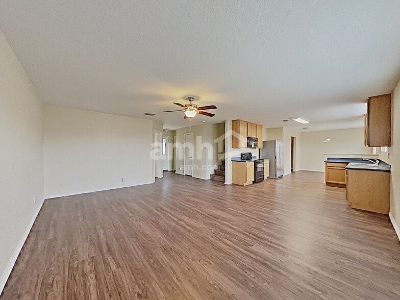 Building Photo - 7915 Arabian Cv