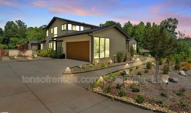 Building Photo - 128 Sanctuary Ln