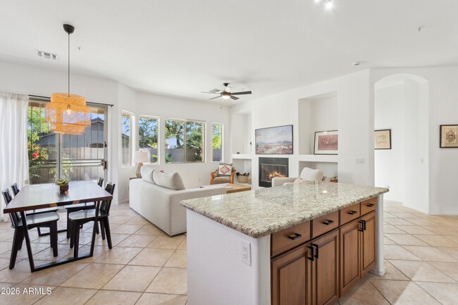 Building Photo - 10367 E Saltillo Dr