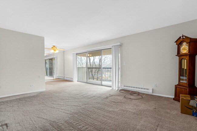 Building Photo - 150 Fountainview Ln