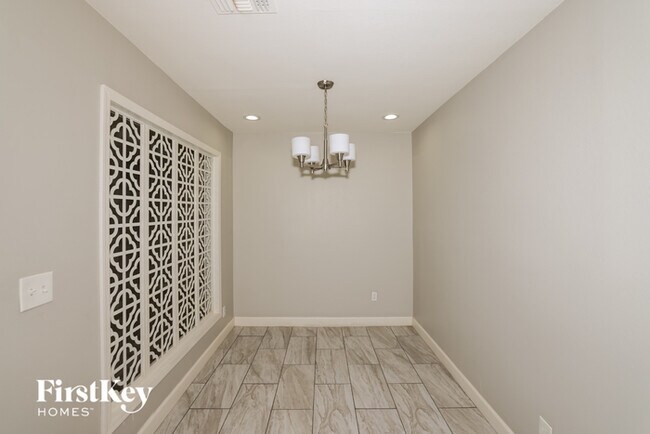 Building Photo - 1832 E Monterey Way