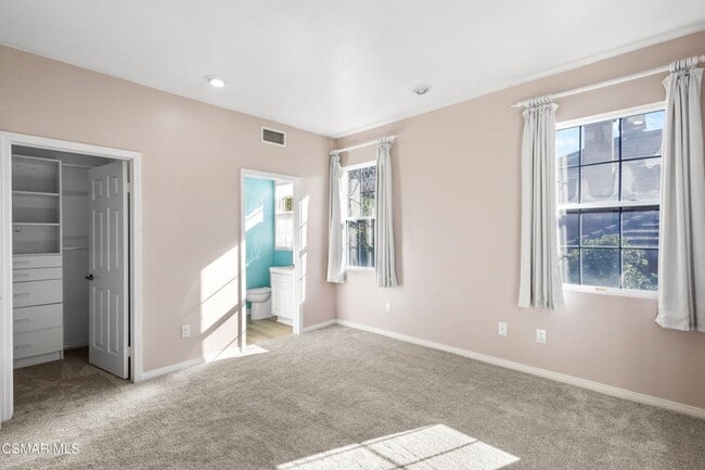 Building Photo - Beautiful 5 bed, 4.5 bath pool home in Wood Ranch