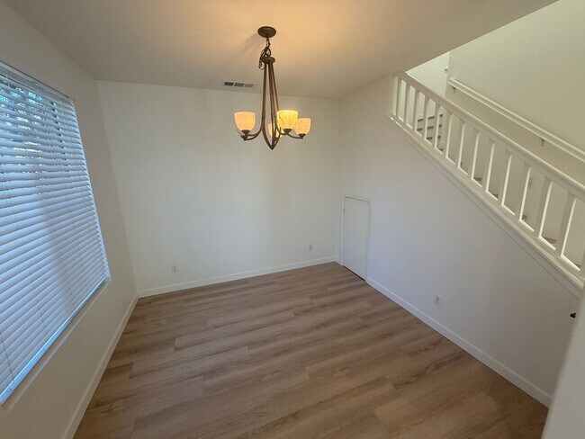 Building Photo - Andorra Community 3 Bedroom Rental Home in Valencia!