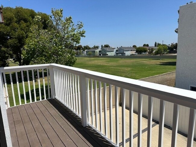Building Photo - Remodeled 3 Bedroom 2 Bath 2 Story House, ...