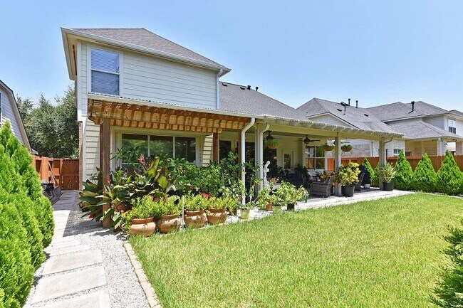 Building Photo - 22121 Atwater Canyon Ln