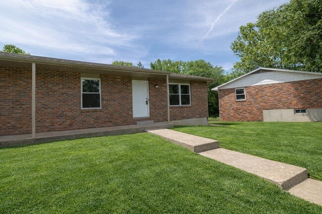 Building Photo - 1321 S Roseta Ave