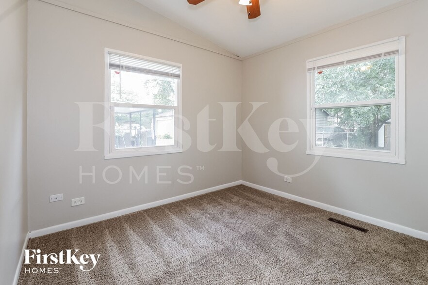 Building Photo - 16759 Artesian Ave