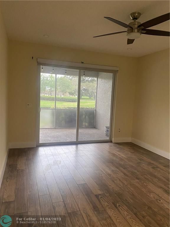 Building Photo - 10478 Lake Vista Cir