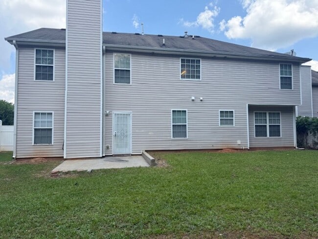 Building Photo - Beautifully Updated 5BR / 3 Bath Brick Fro...