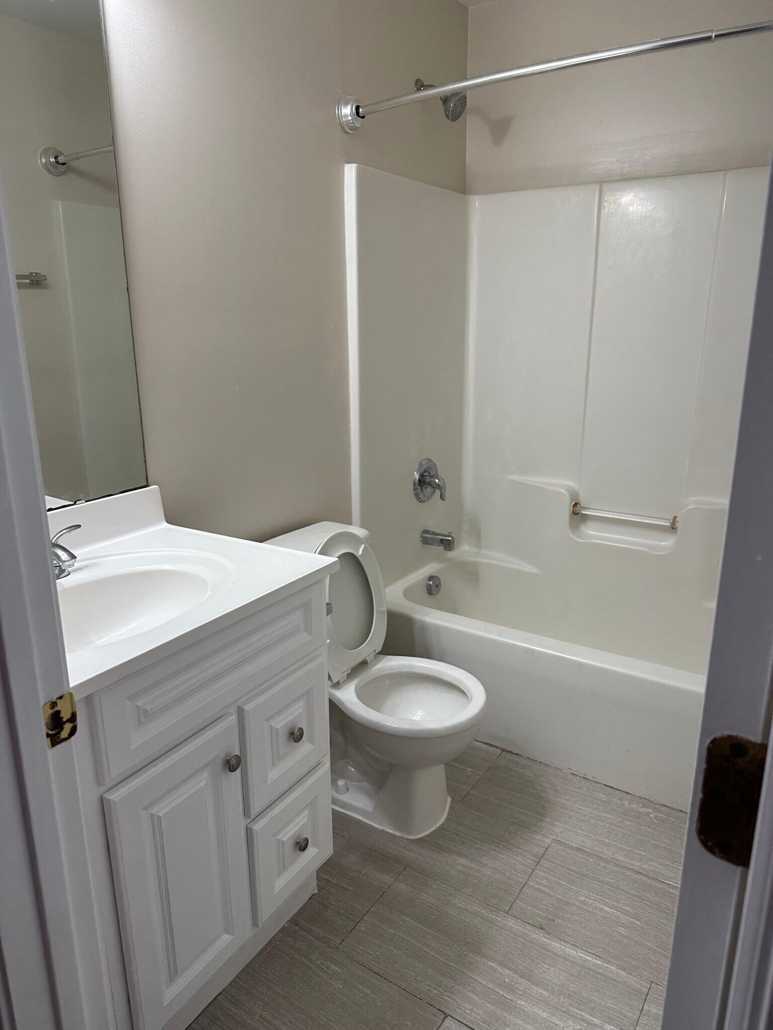 Building Photo - 2113 McKenzie Creek Dr