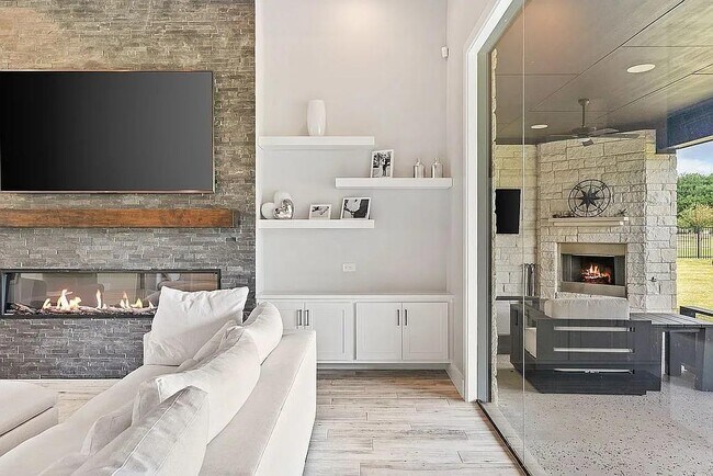 Building Photo - 1102 Woodpark Ln