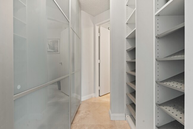 Building Photo - 195 N Harbor Dr