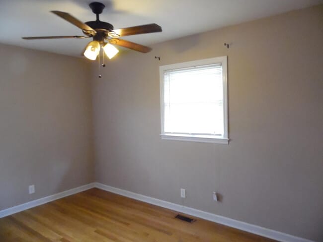 Building Photo - 662 Cardinal Ln