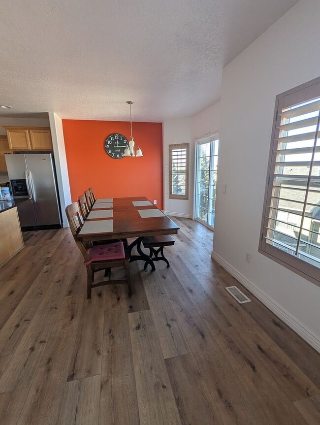 Building Photo - March Rent Free - Beautiful 3 Bedroom Condo for Rent in Draper