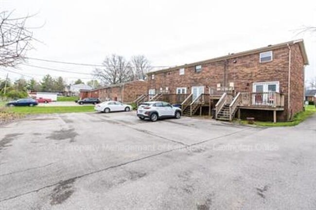 Building Photo - 209 Landings Dr