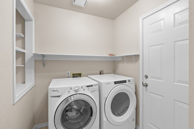 Building Photo - 1137 Riverrock Way