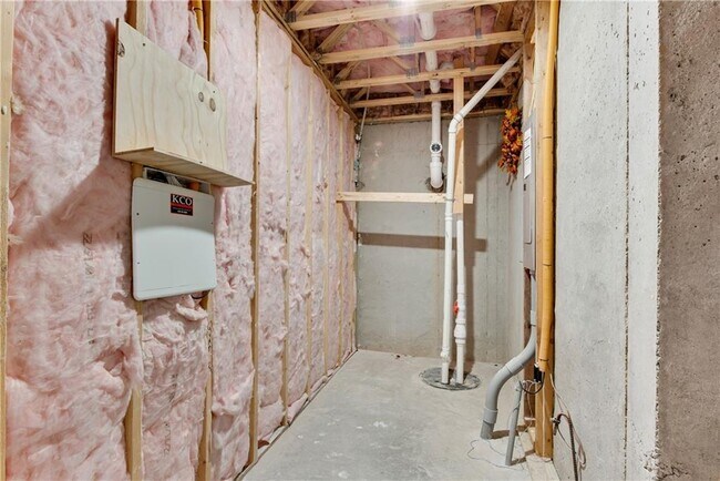 Building Photo - 427 Retreat Ln