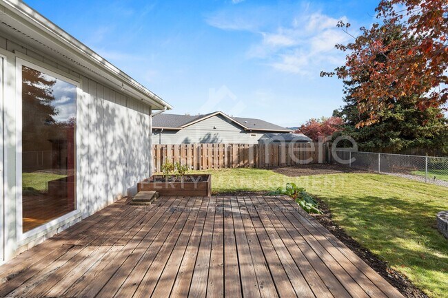 Building Photo - Beautiful 4-Bedroom Home In The South Hill With Solar Panels - Save On Utilities