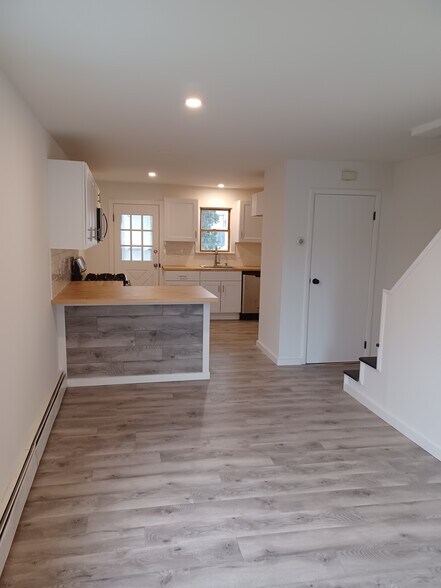 kitchen - 21 2nd Ave