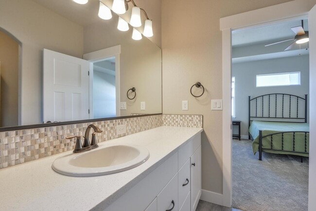 Building Photo - Beautiful 3 Bedroom, 2 Bath Ranch in Berthoud!