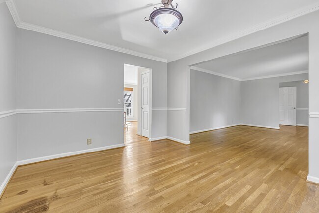 Building Photo - 1105 Chelsey Ct